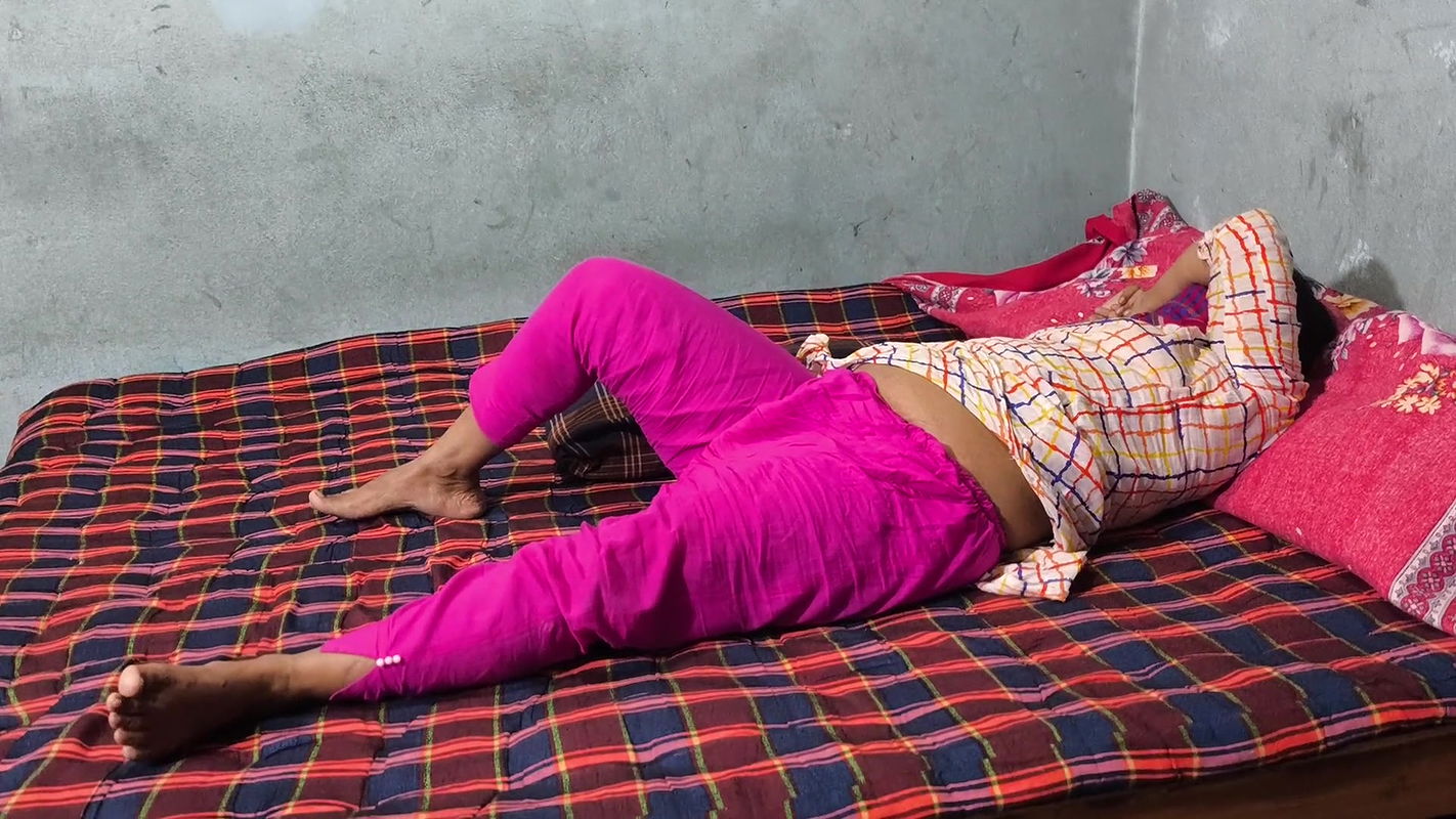 ass made me penis erect so I hugged her and started fucking her ass