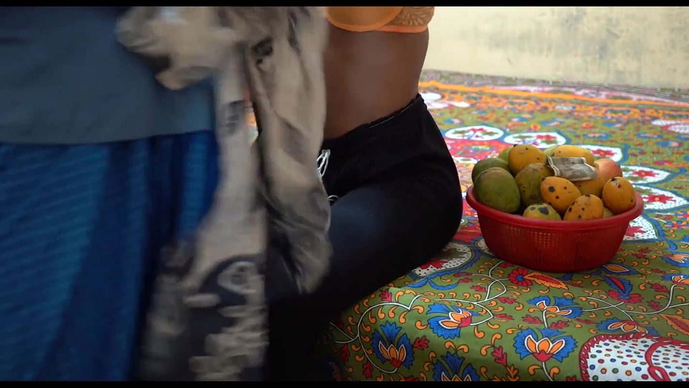 A Hardworking Mango Seller Woman Fucked Hard By Local Politician .. (Clear Hindi Audio )