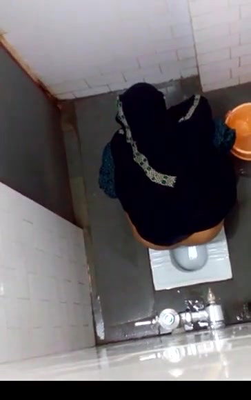 hidden camera in ladies toilet 4