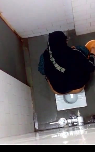 hidden camera in ladies toilet 4