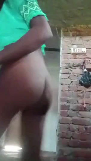 Village Unsatisfied Horny Bhabhi Distroy Pussy With Begun