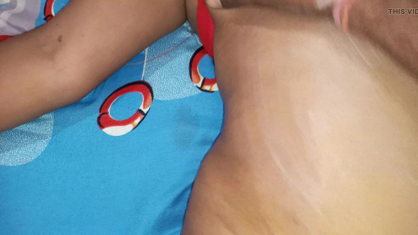 Desi big ass girl wants to massage and fingering