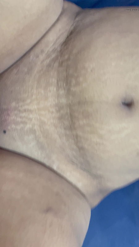 Bhabhi ne lund ko hilaya boli pura dalo chut m