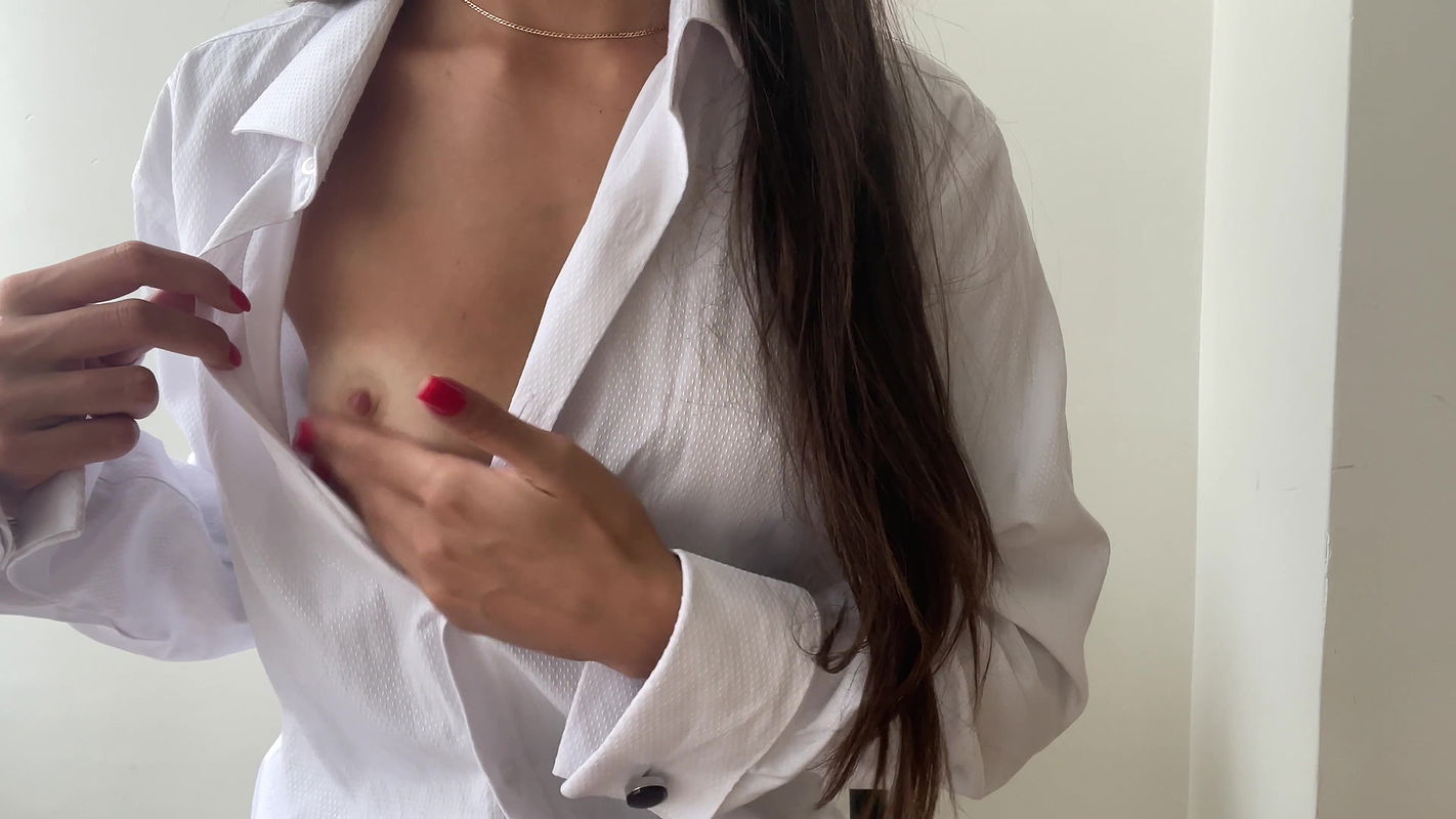 babe in fishnet pantyhose shows her holes