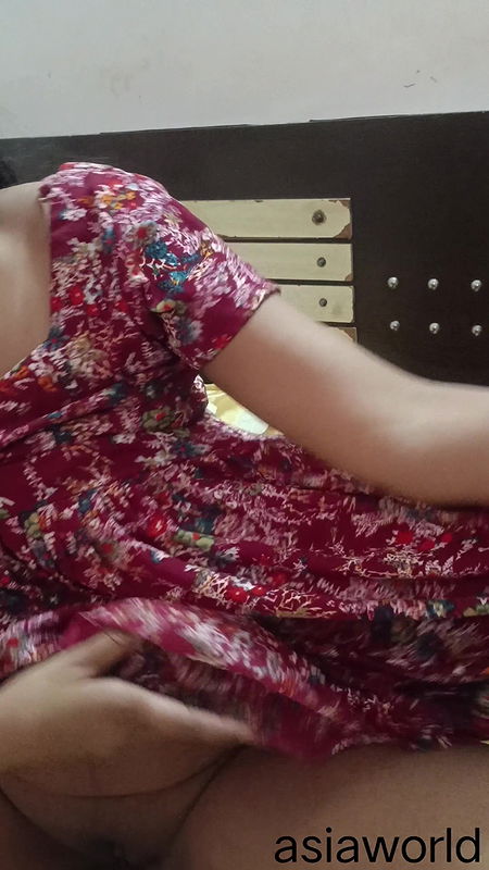 Hot bhabi showing boobs and pussy mast gaand dekhayi bhabi ne