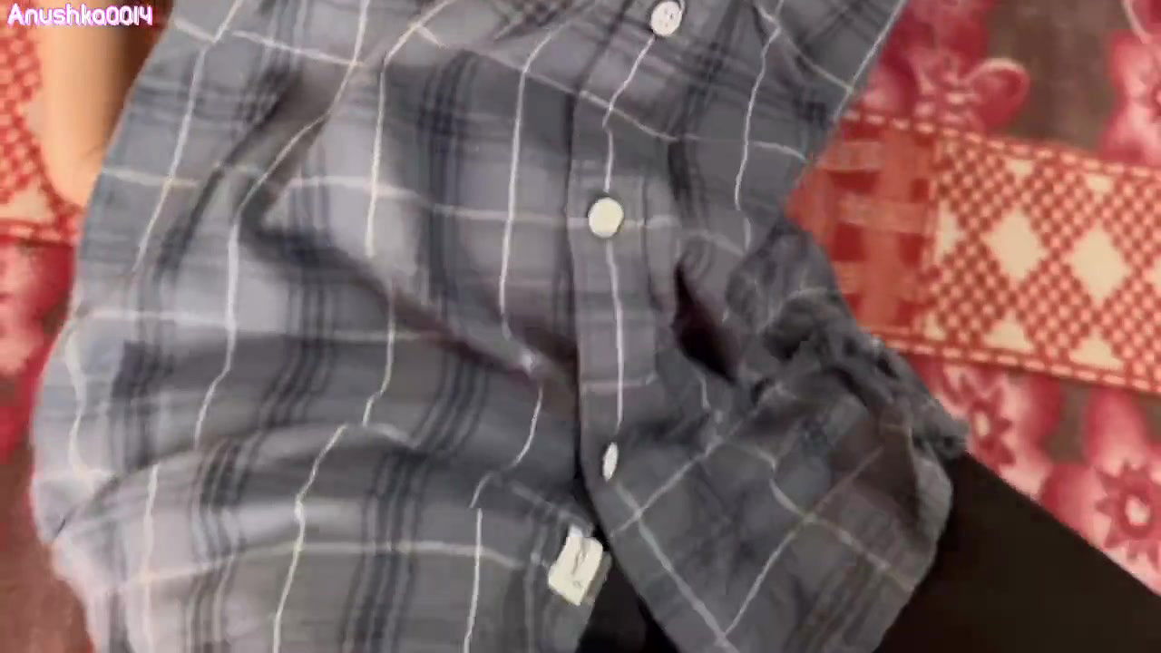 Virgin 18+ Indian ladki ki chut ka seal faad diya (Hindi Indian sex)