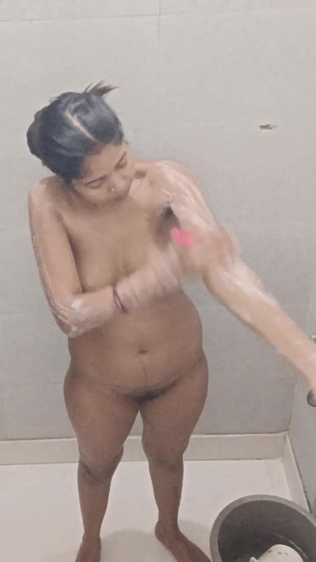 Sexy bhabi bathing bigboobs big ass bath