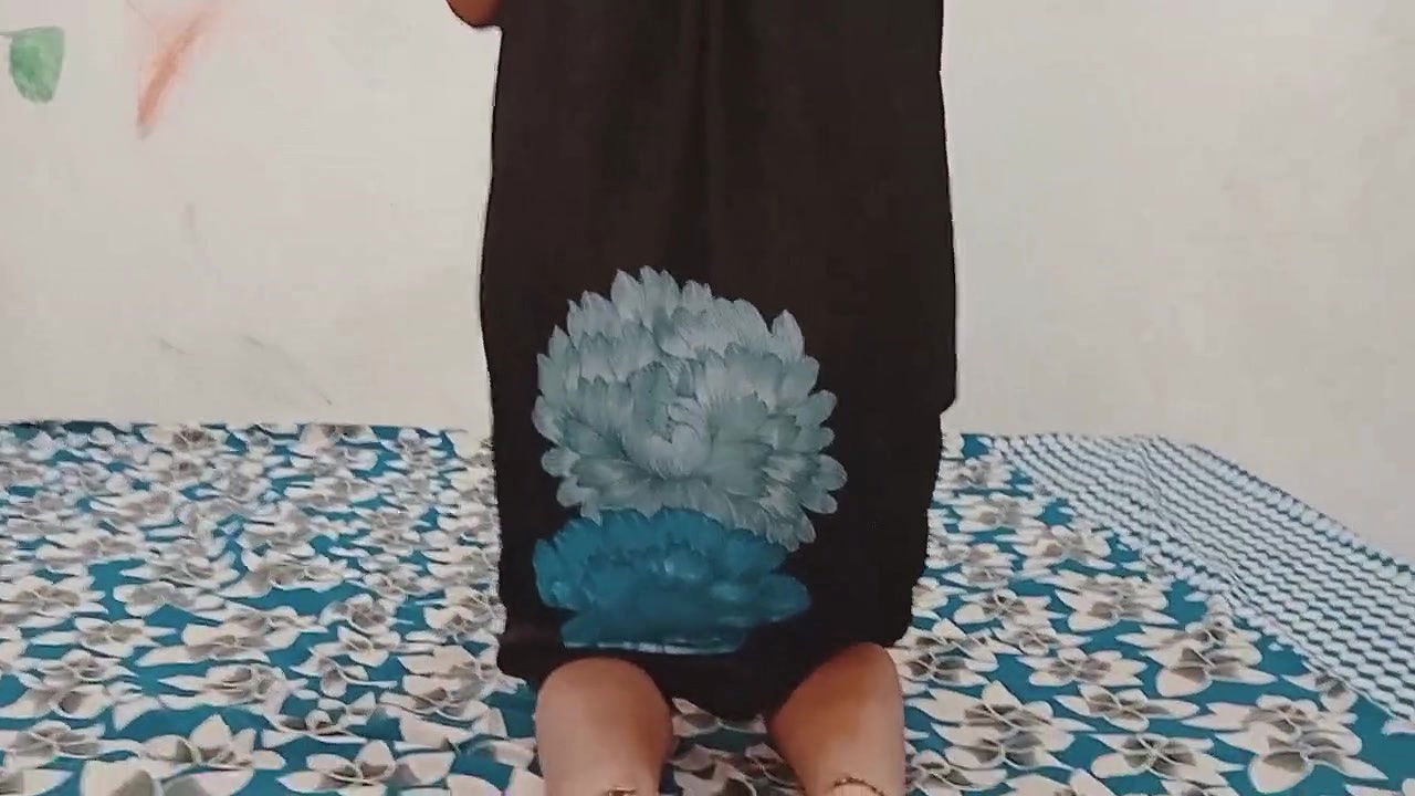 Mast maal Priya bhabhi legs massage and sleep