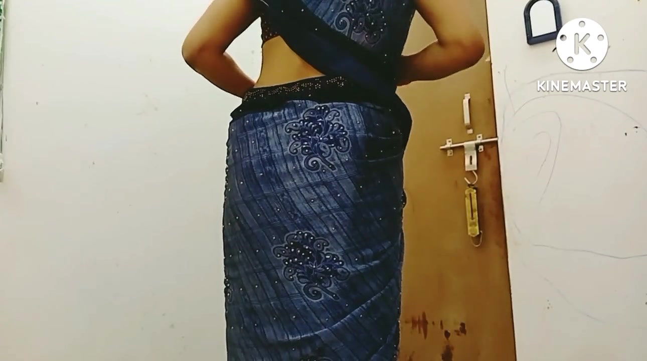 Indian bhabhi in saree remove clothes and pussy fingering