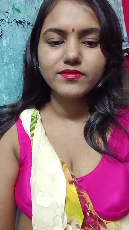 Indian Beautiful Lady with Two Guys in Bathroom Bathroom Car College Maid Mature School Uniform Taxi Teacher Uniform Indian