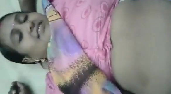 indian aunty inarihowing pussy and boobs