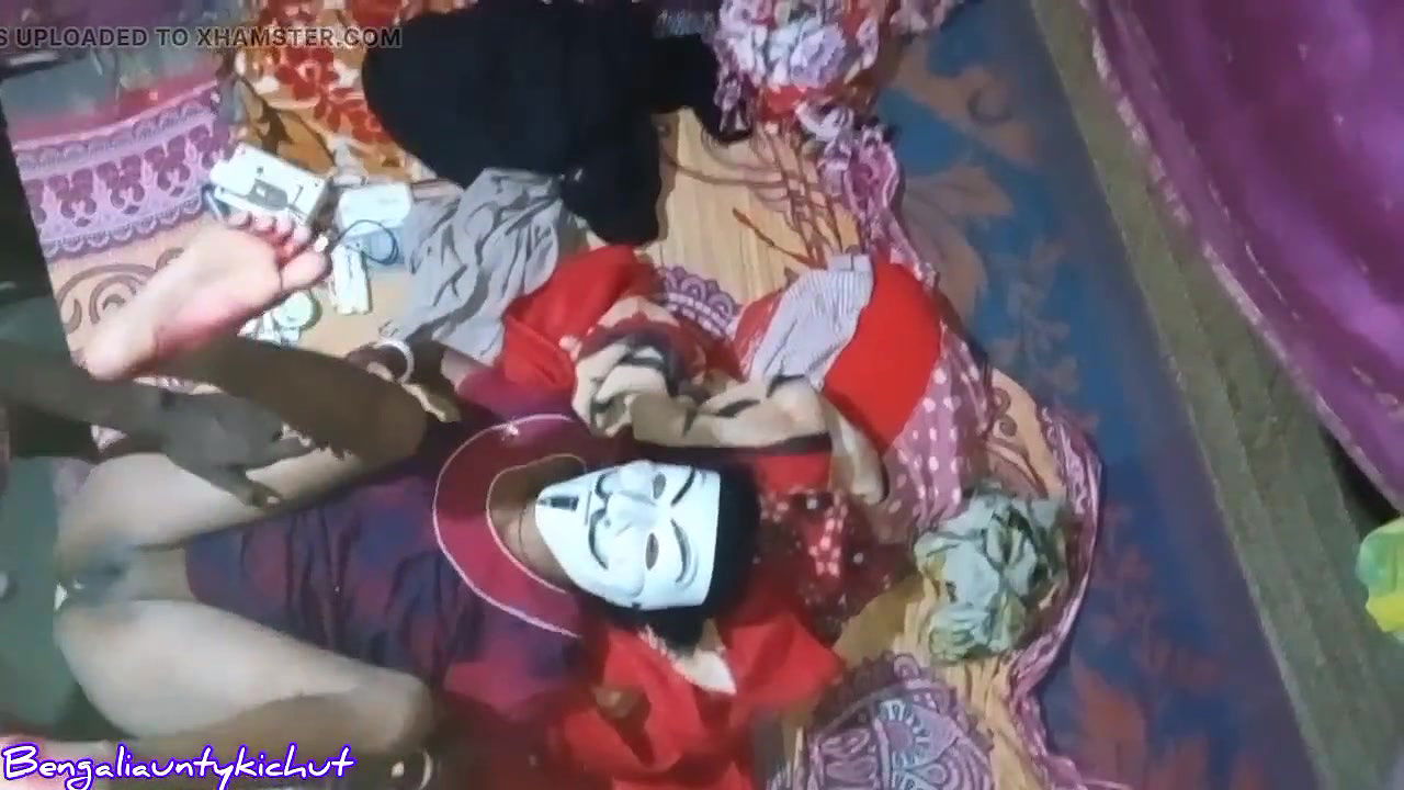 Bengali aunty ki gand chudai Anal fucker old sexy aunty village