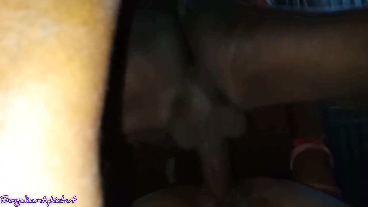 Bade aunty ki chut dekh kar raha nahin Gaya FIR Ho Gaya chudai by bengaliauntykichut