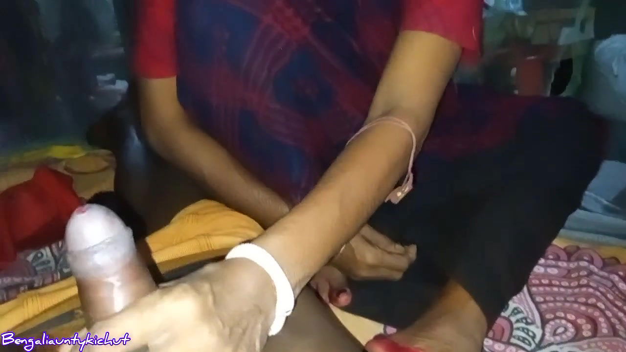 Bade aunty ki chut dekh kar raha nahin Gaya FIR Ho Gaya chudai by bengaliauntykichut