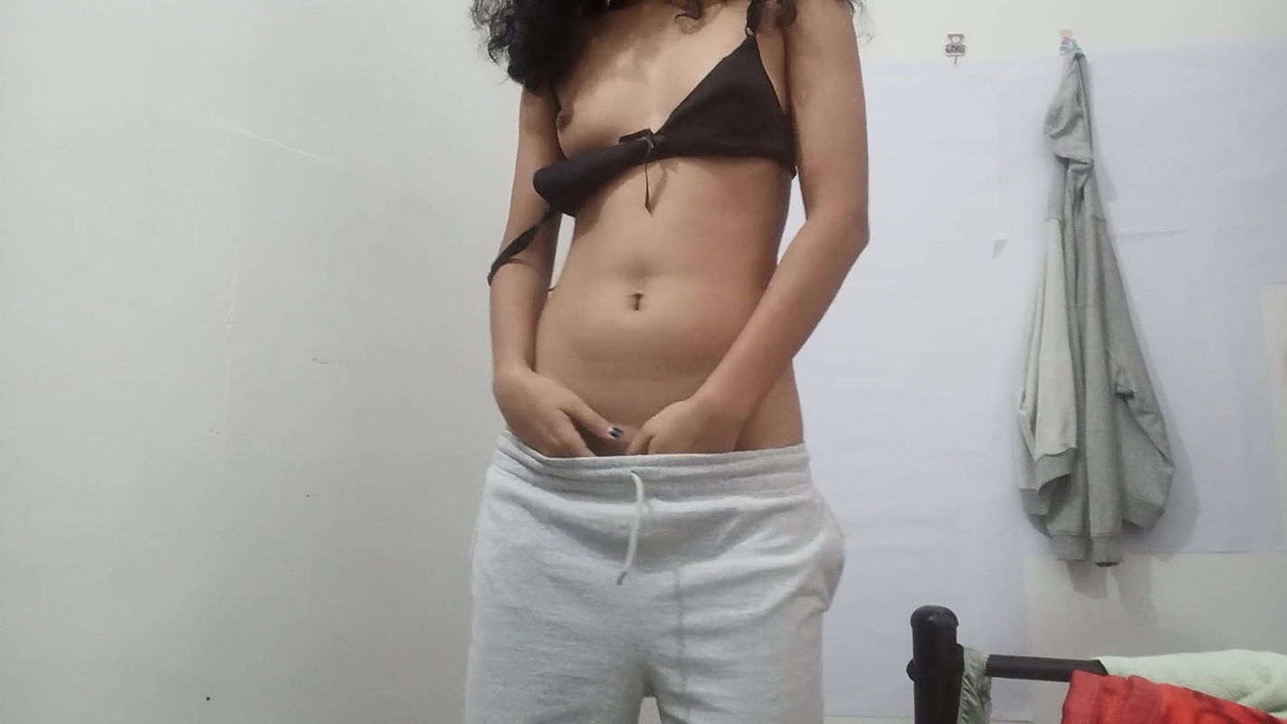 18 Virgin Sex – Playful blondie enjoys a sex toy