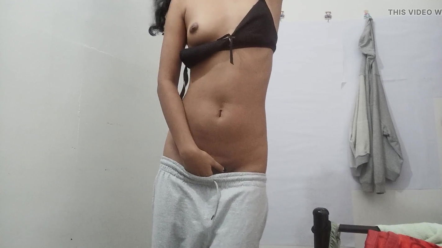 18 Virgin Sex – Playful blondie enjoys a sex toy