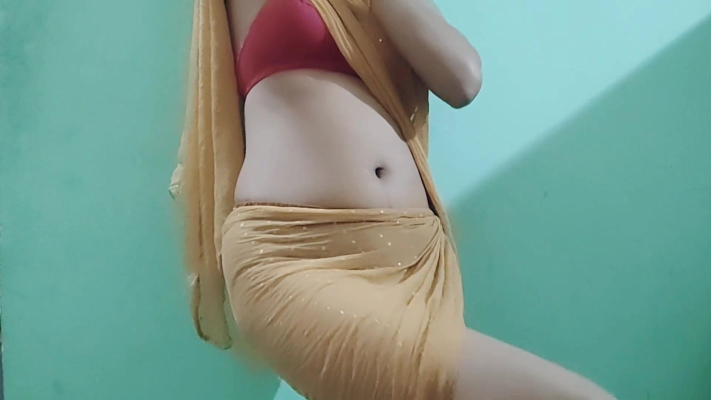 18 years old Indian girl actress dance