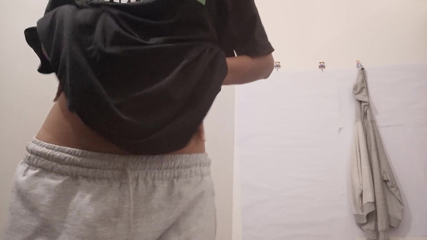 19 Year Old Teen Queen Gets Naked For You