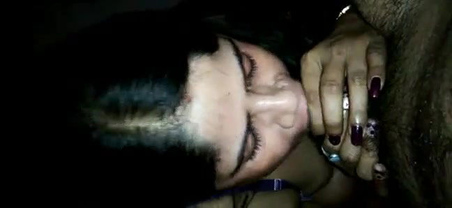 indian bhabhi on date in carucking boyfriend cock