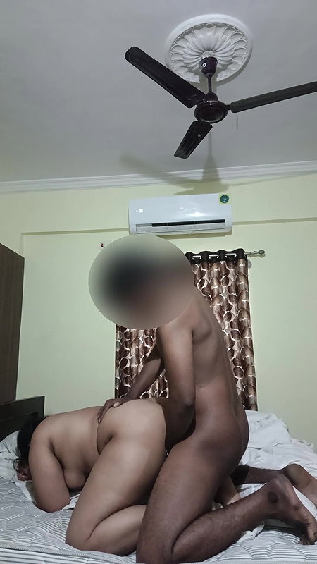 A college teen girl enjoying with teen boy