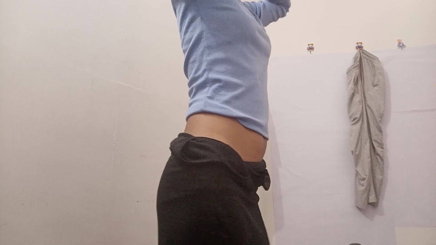 A lot of water is coming out of my pussy, I went to the toilet and masturbated, my pussy has become completely wet, a lot of wat