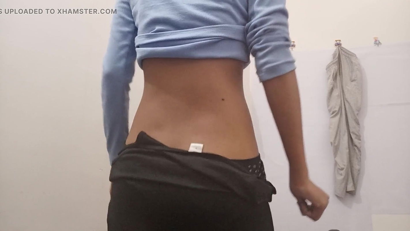 A lot of water is coming out of my pussy, I went to the toilet and masturbated, my pussy has become completely wet, a lot of wat