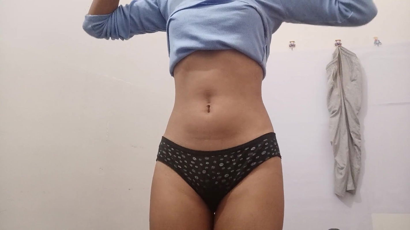 A lot of water is coming out of my pussy, I went to the toilet and masturbated, my pussy has become completely wet, a lot of wat