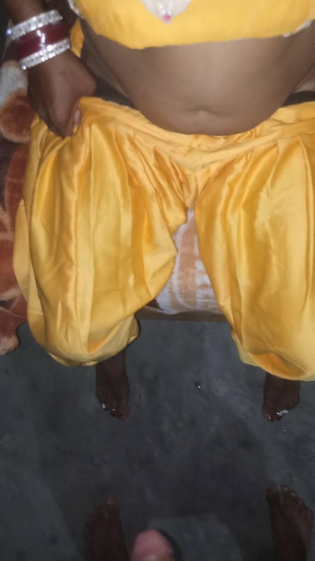 Aah aah jor jor se kro. Desi new married bhabhi fucked kardly in yellow suit salwar