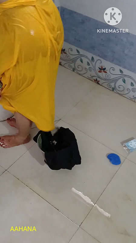 AAHANA IS BATHING & REVIEW ANUS