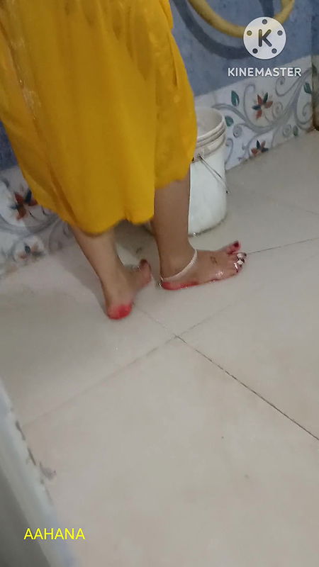AAHANA IS BATHING & REVIEW ANUS