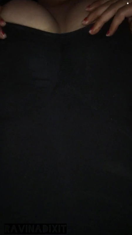 Aaj to sale ne chod chod ke chut fad di . Horny desi girl fucking hard with Hindi voice