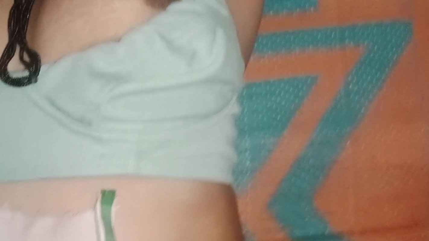 After seeing the neckline of Bhabhi, I felt like fucking her, then I fucked Bhabhi with my thick dick