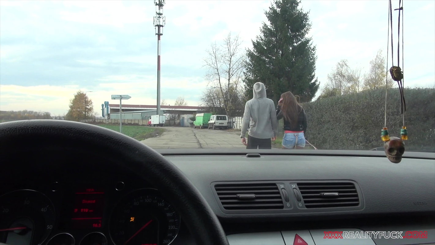 Amirah Adara gives amazing blowjob and nice fuck for help with a broken car