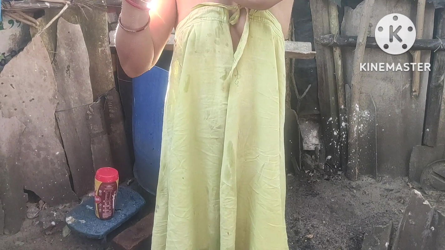 Anita yadav bathing before oil massage