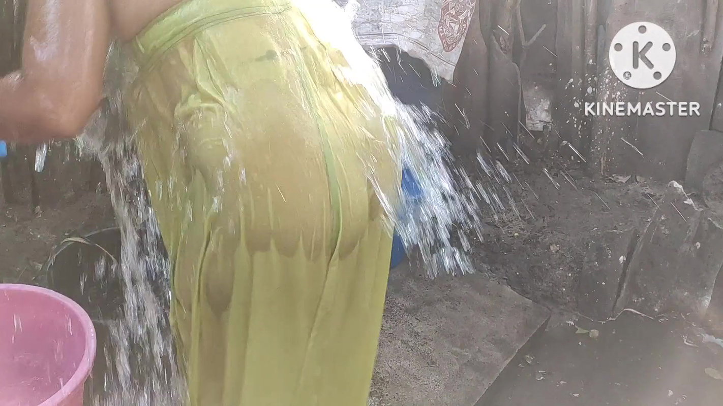 Anita yadav hot boobs in a bra