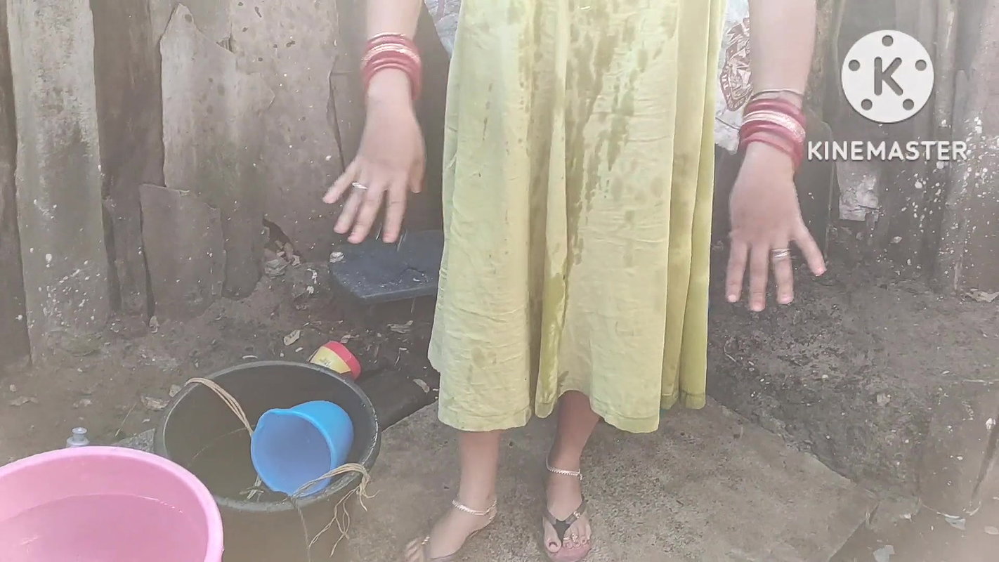 Anita yadav hot boobs in a bra