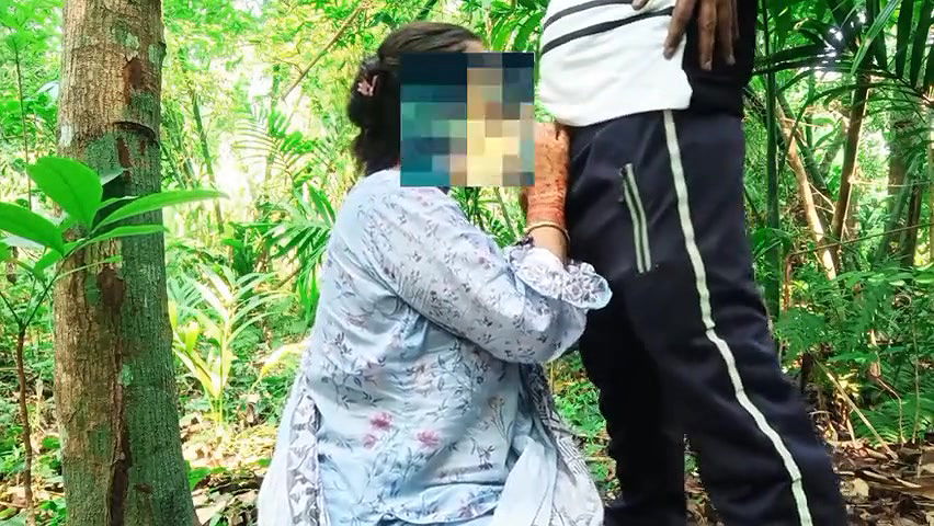 Apna bibi ko jungle me le jage jabadast choda