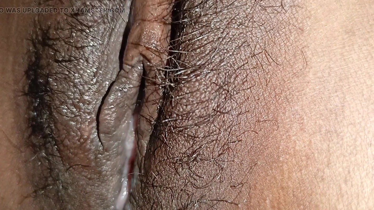 Apne Girlfriend ki chut chat liya