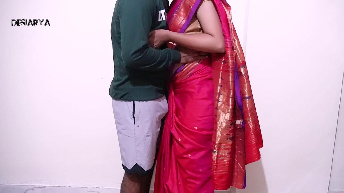 Arya Bhabhi Romance With Her Boyfriend