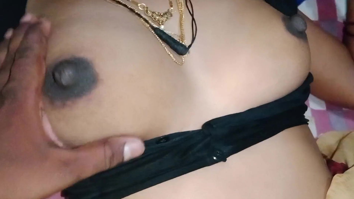 At night, I pressed my sister-in-law’s big breasts and fucked her with my big dick