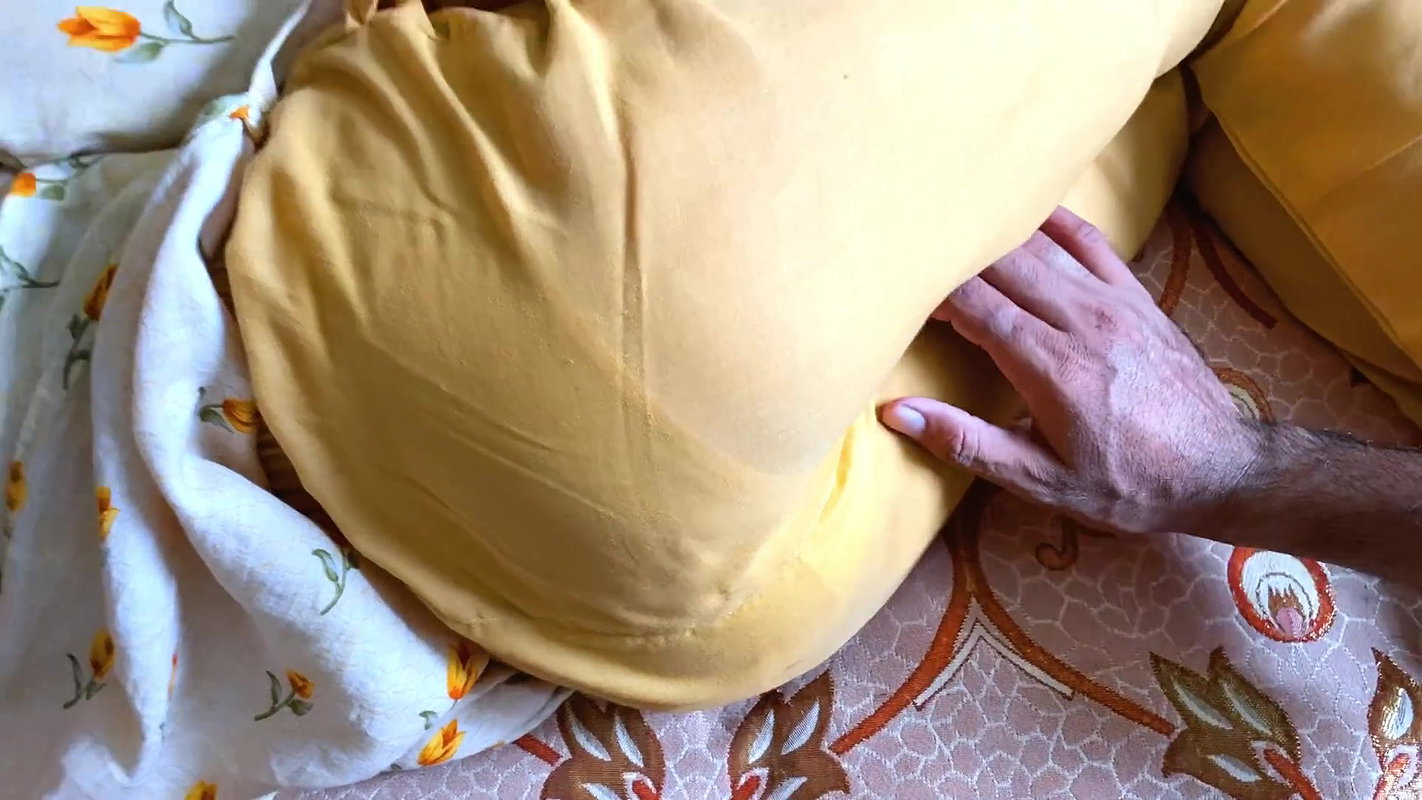 Badi Soteli Bahin ki Double Roti Jaisi Gaand Ki Chudai With Hindi Audio Sex