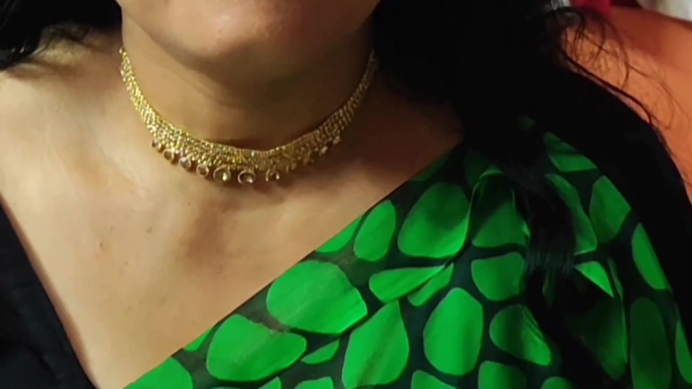 Bahut dino se ghuma rahi thi aaj jakar chodne ka mauka diya bhabhi Ji ne jordar tarike se chudai karwayi