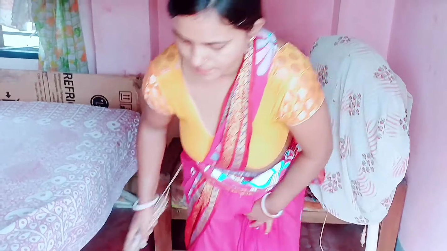 BANGLA BHABHI maid said to increase the salary, the employer increased the salary