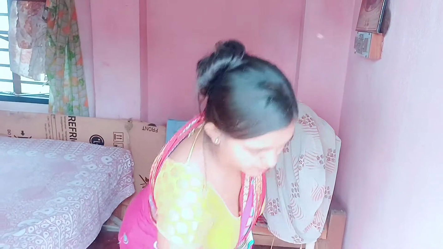 BANGLA BHABHI maid said to increase the salary, the employer increased the salary
