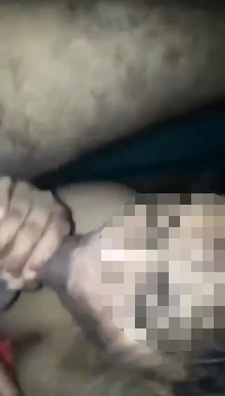 Bangladeshi married bhabhi giving blowjob