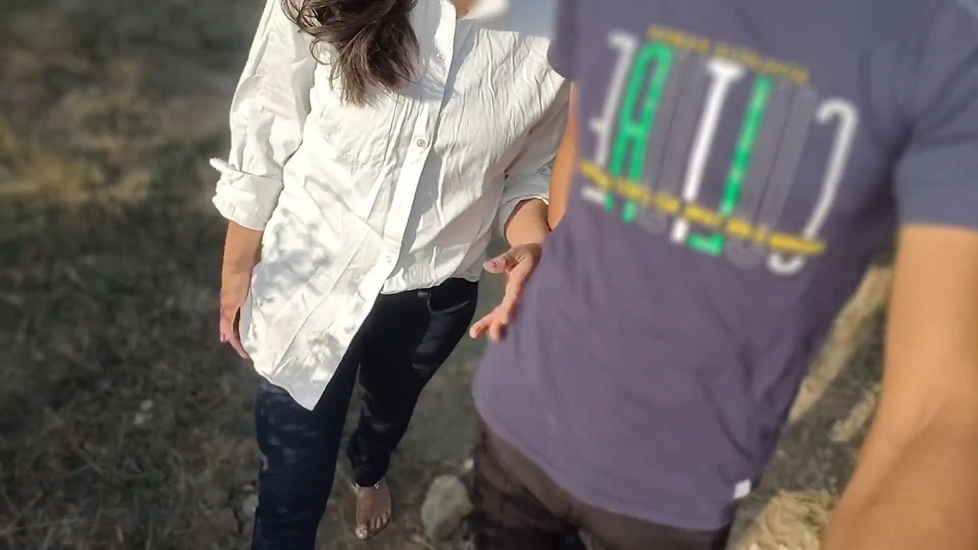 Beautiful Bhabhi Devar Fucking In Jungle, Bhabhi Jungle Mein Apne Devar Ke Kale Lund Se Chudwane Gayi Khet Full HD