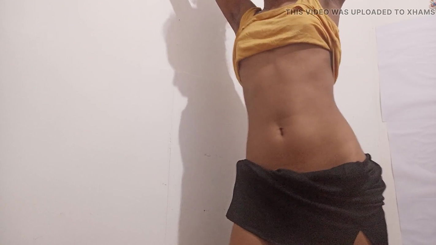 BEAUTIFUL BLONDE SHOVES 3 FINGERS IN HER ASS