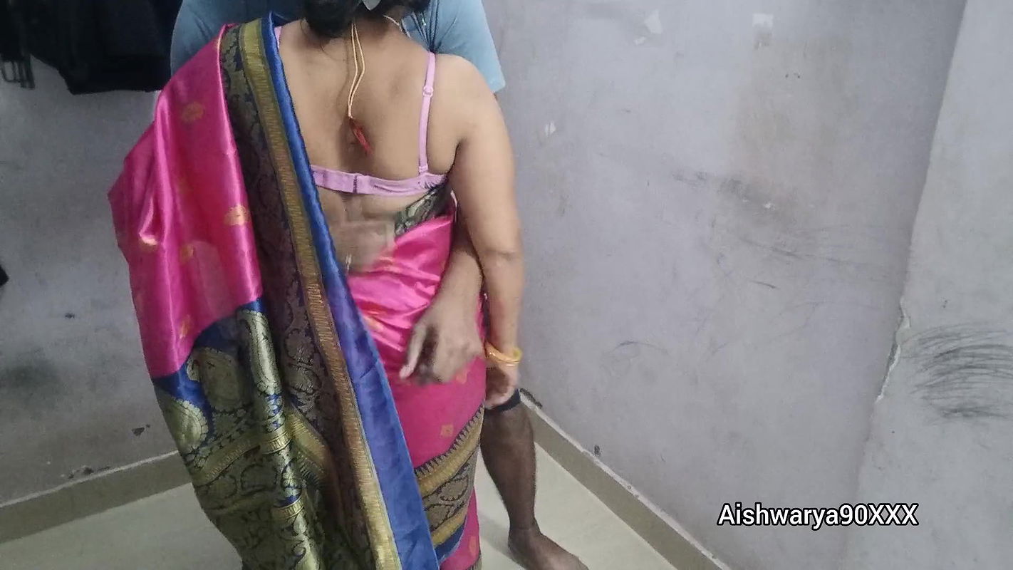 Beautiful Indian Bhabhi Aishwarya Fuck With Her Husband at Morning Very Hard Fucking