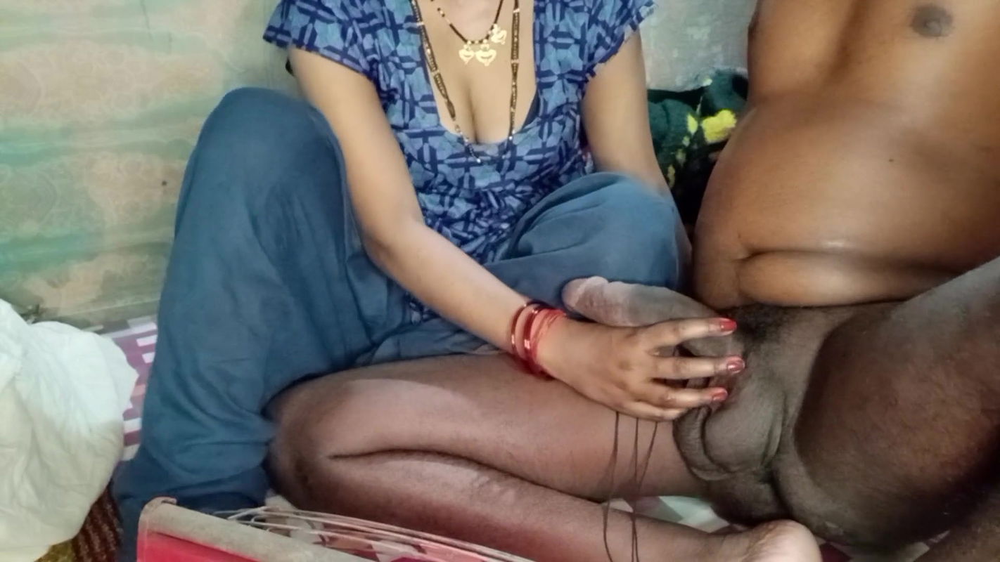 Bengali Bhabhi, wearing a maxi, pressed her boobs a lot and quenched the itch of her pussy
