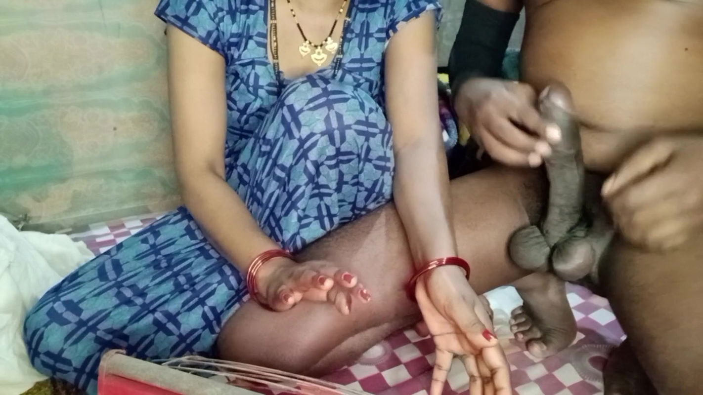 Bengali Bhabhi, wearing a maxi, pressed her boobs a lot and quenched the itch of her pussy